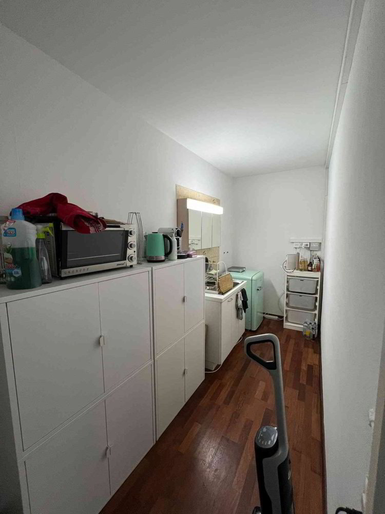 4 rooms Office & Commercial for rent in Zürich - image 1/6