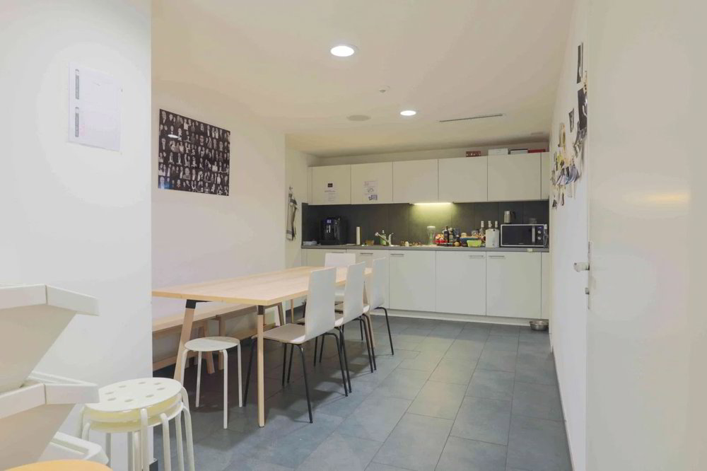 1 rooms Office & Commercial for rent in Lausanne - image 1/11