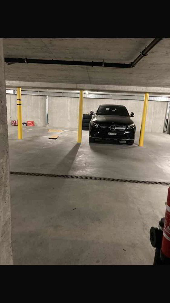 Parking, garage null pièces à louer à Glis - image 1/1