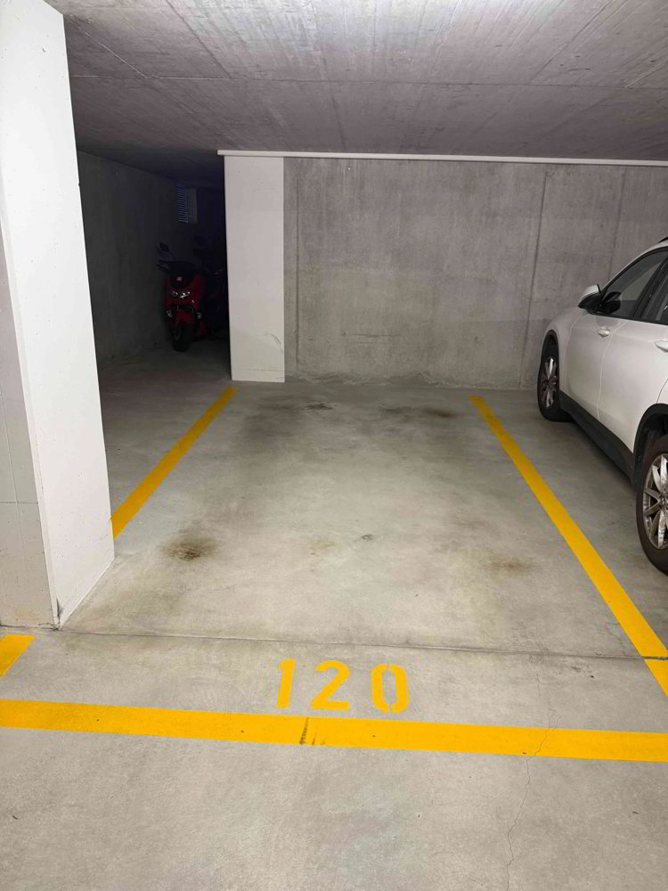 Parking, garage null pièces à louer à Füllinsdorf - image 1/1