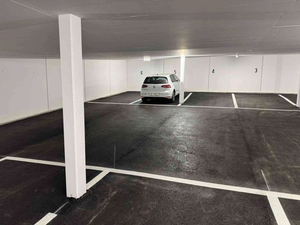 null Zimmer Parkplatz, Garage zu vermieten in Cazis - Bild 1/1