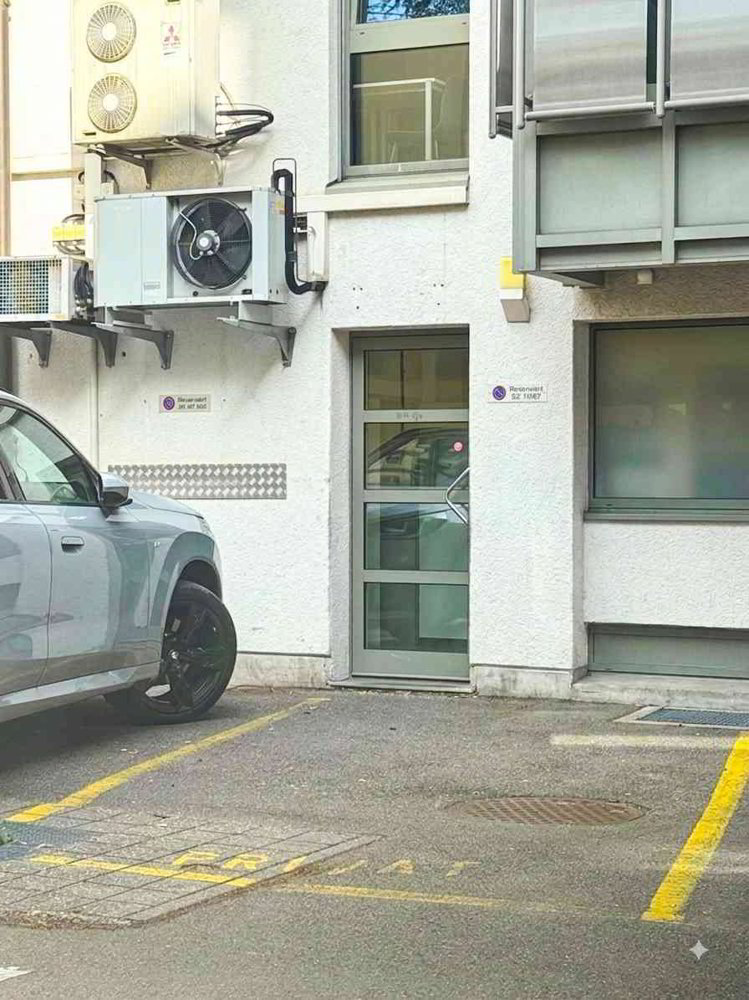 null rooms Car park, garage for rent in Zürich - image 1/3