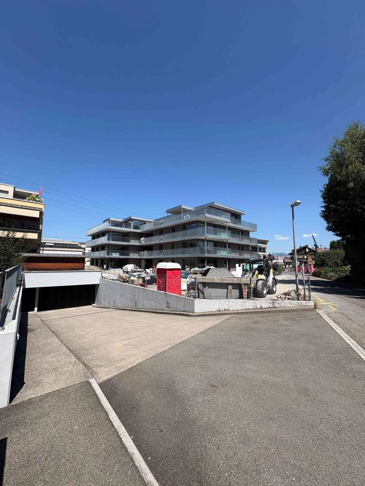 null rooms Car park, garage for rent in Lachen SZ - image 1/1