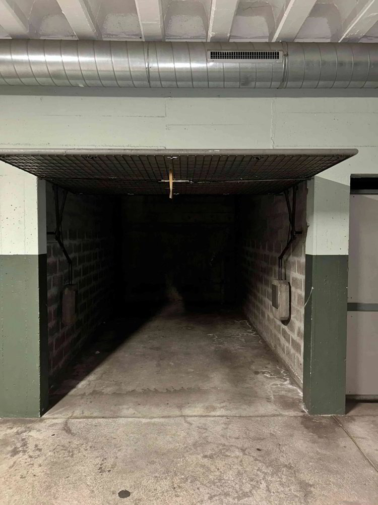null Zimmer Parkplatz, Garage zu vermieten in Genf - Bild 1/2