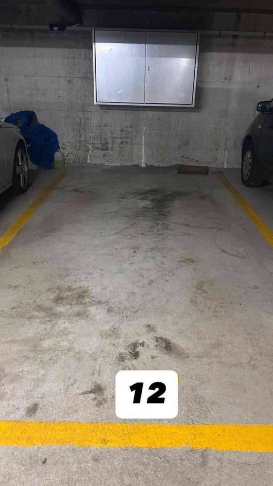 null rooms Car park, garage for rent in Schlieren - image 1/3