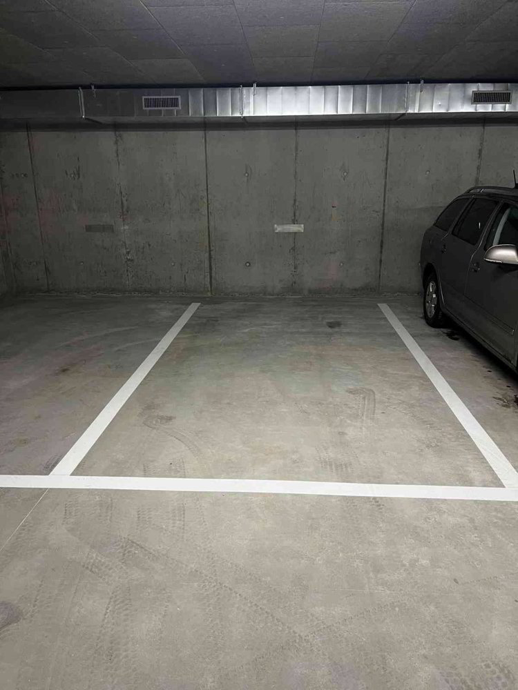 null Zimmer Parkplatz, Garage zu vermieten in Tamins - Bild 1/1
