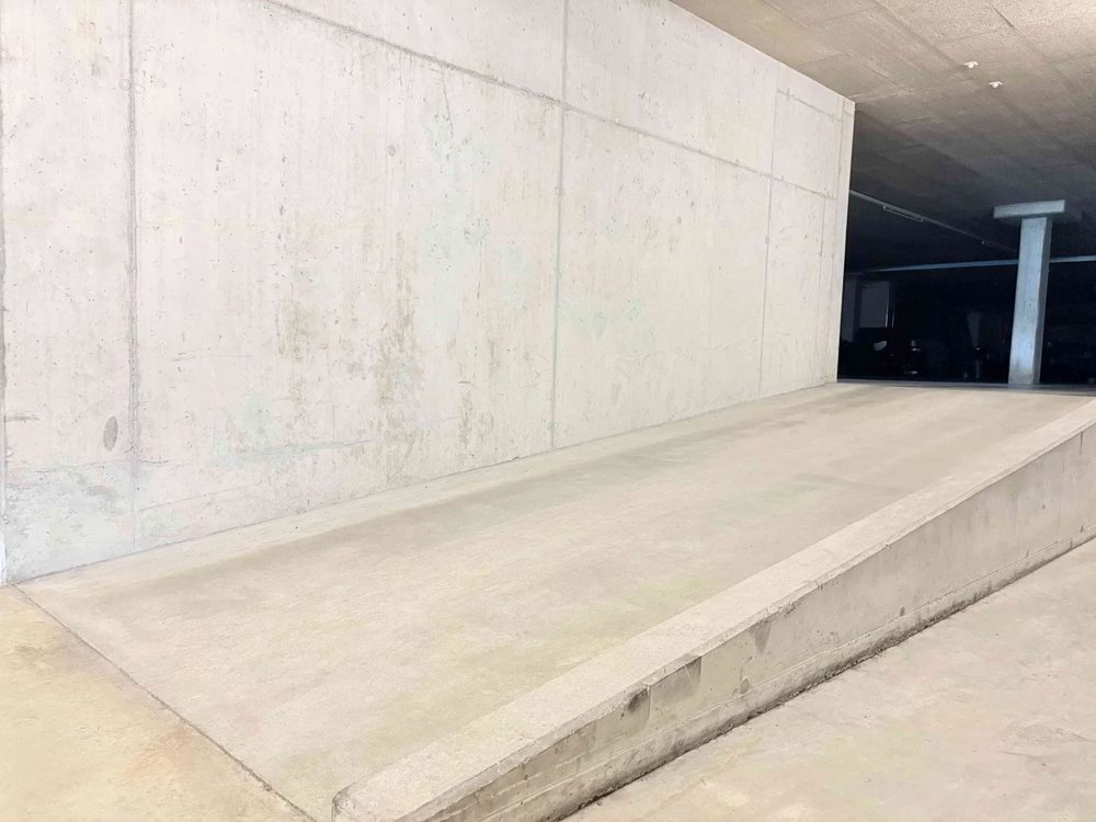 Einstellhallenplätze für PW in privatem Gewerbehaus (videoüberwacht) - Ansicht 2