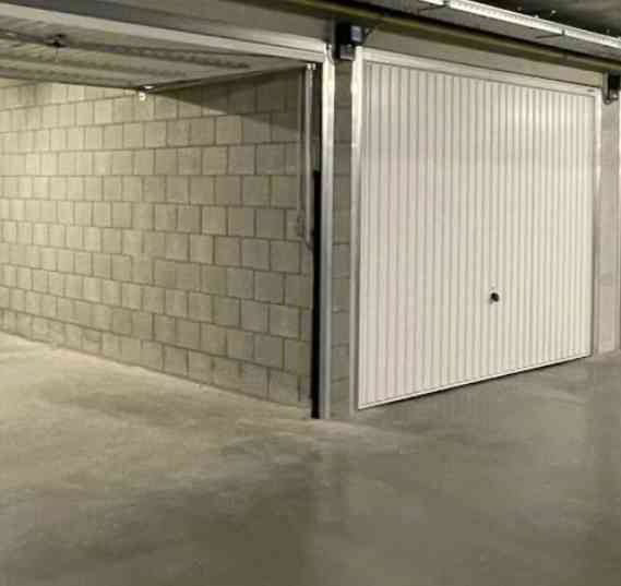 null rooms Car park, garage for rent in Oberdorf BL - image 1/1