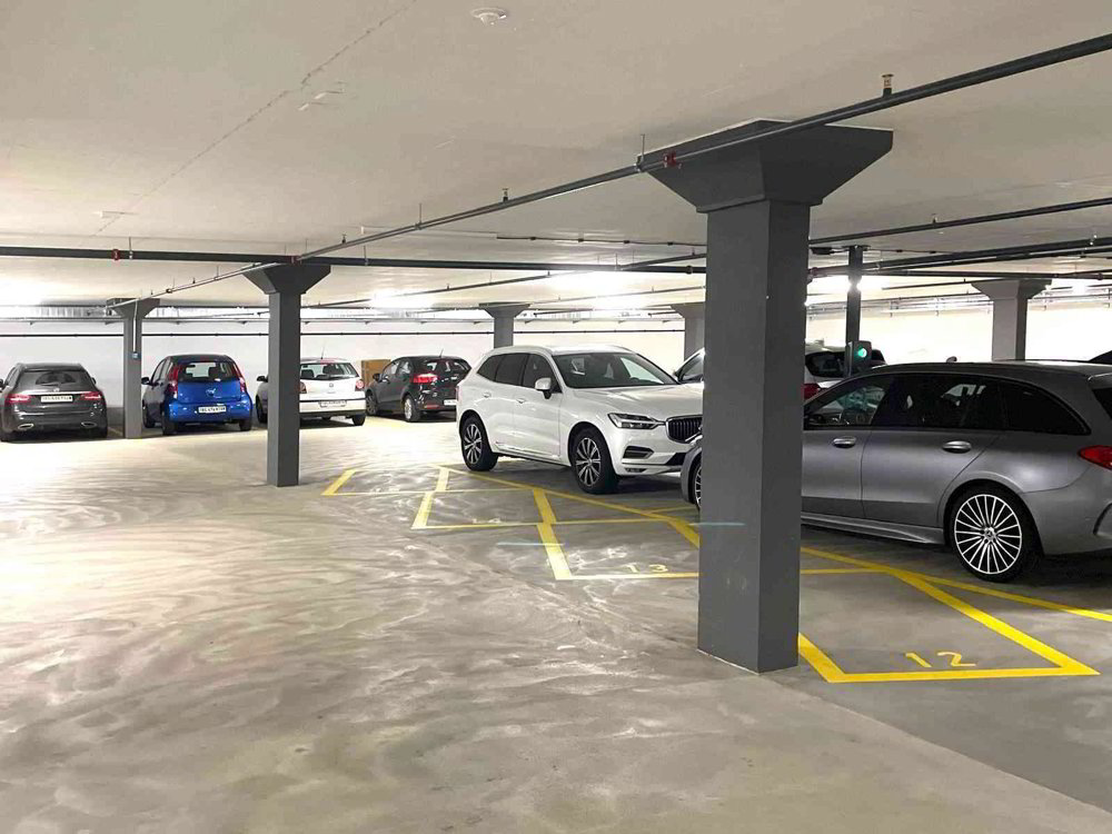 null rooms Car park, garage for rent in Bad Zurzach - image 1/5