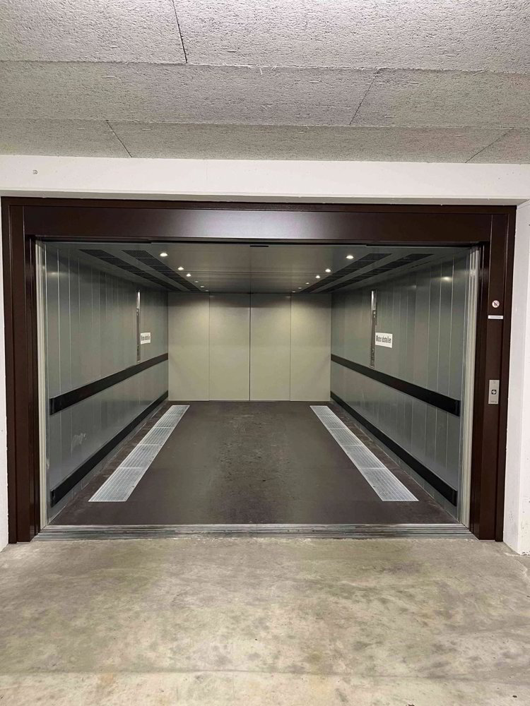 null rooms Car park, garage for rent in Zürich - image 1/3