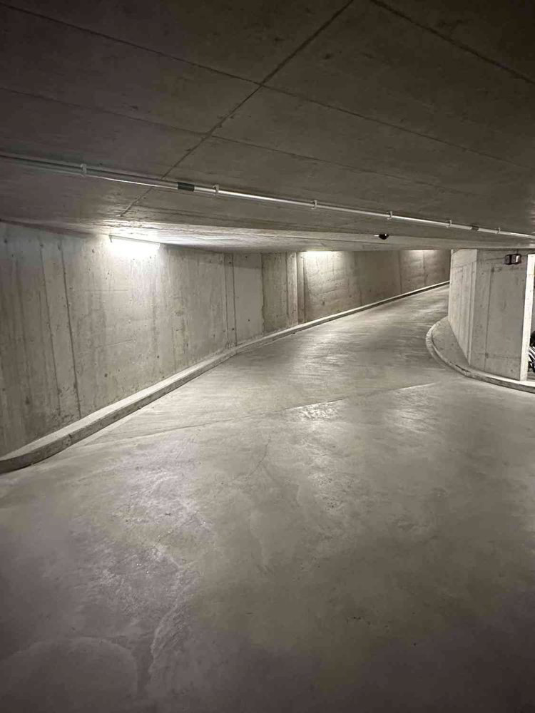 Parcheggio, garage di null locali in affitto a Urdorf - immagine 1/2