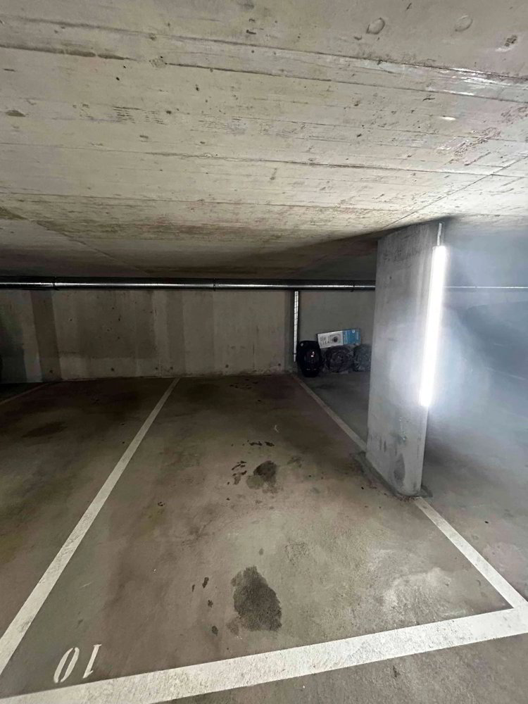 null Zimmer Parkplatz, Garage zu vermieten in Chavannes-près-Renens - Bild 1/2