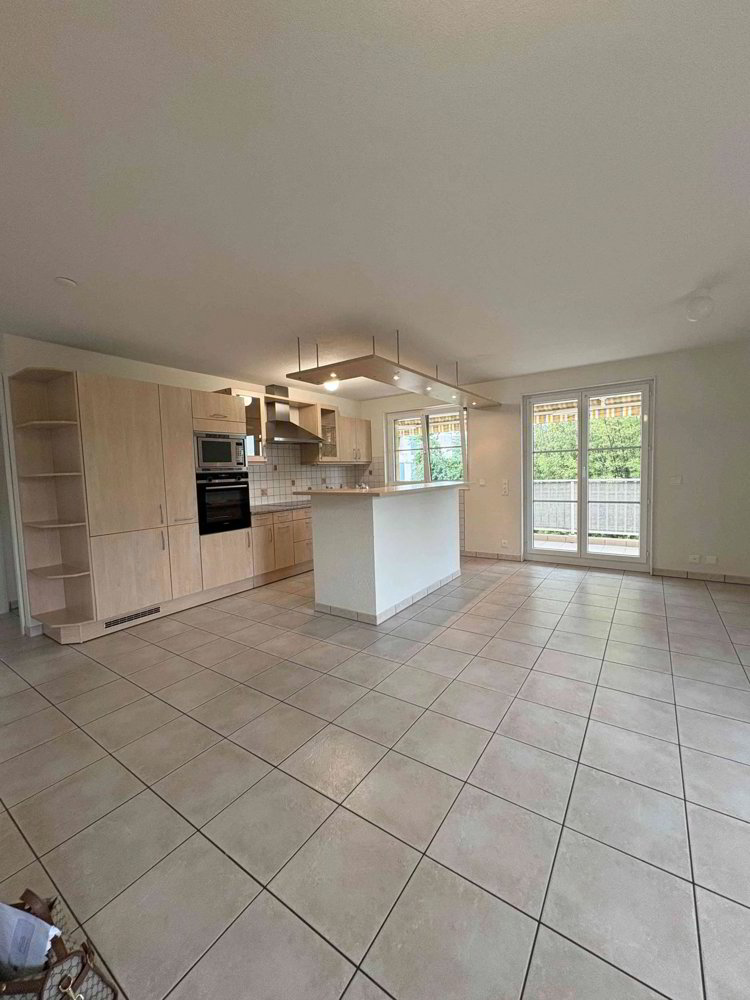 4.5 rooms Apartment for rent in Bussigny - image 1/9
