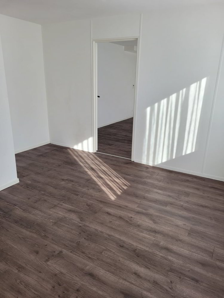 null rooms Office & Commercial for rent in Lausanne - image 1/5