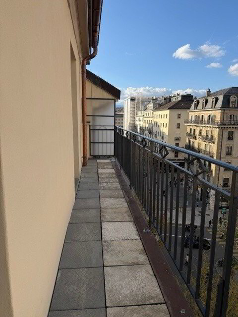 null rooms Office & Commercial for rent in Genève - image 1/4