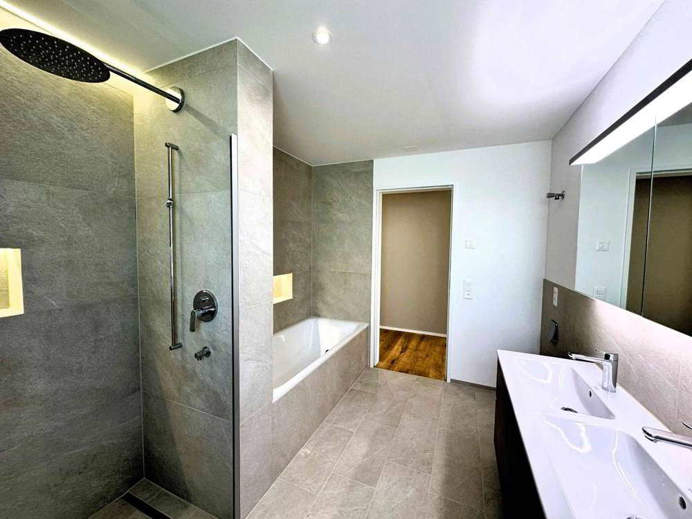 6.5 rooms Apartment to buy in Uznach - image 1/13