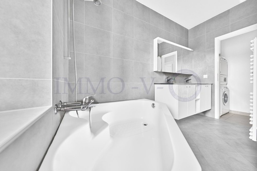 4 rooms Apartment for rent in Clarens - image 1/8