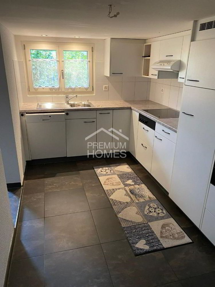 6 Zimmer Haus zum verkaufen in Hätzingen - Bild 1/9