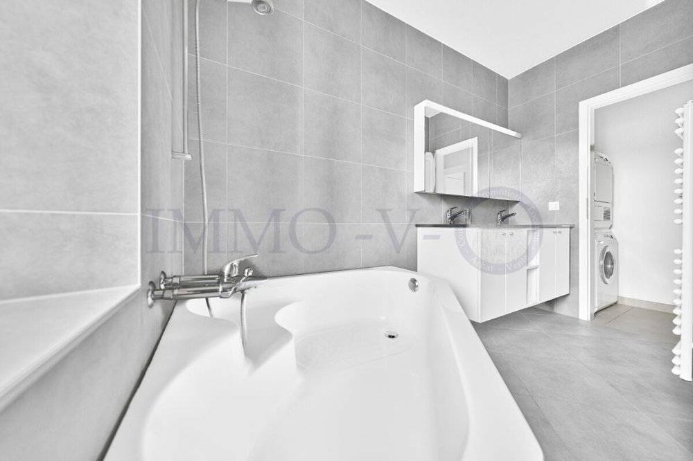 4 rooms Apartment for rent in Clarens - image 1/8