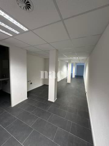 Bureau & Commerce null pièces à louer à Delémont - image 1/6