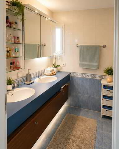 Casa di 5 locali in vendita a La Roche FR - immagine 1/13