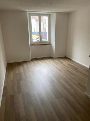 3 rooms Apartment for rent in St-Imier - image 1/7