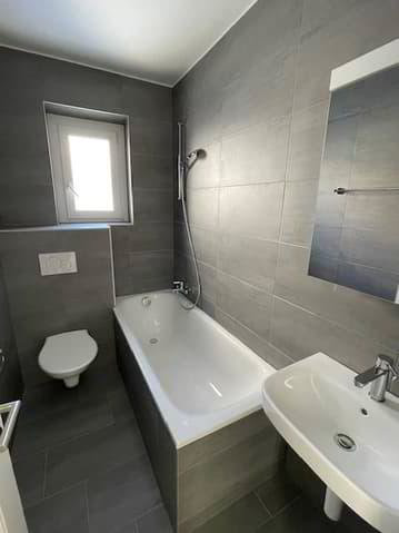 Appartamento di 4 locali in affitto a La Chaux-de-Fonds - immagine 1/8