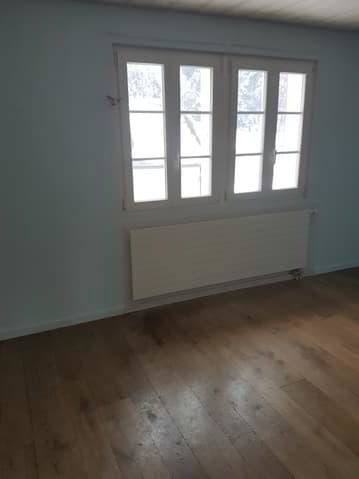 4.5 rooms Apartment for rent in St-Pierre-de-Clages - image 1/13
