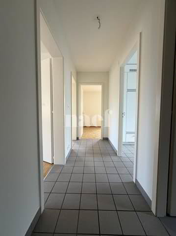 3 rooms Apartment for rent in Peseux - image 1/6