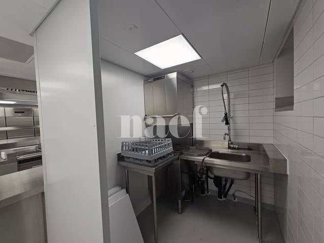 null rooms Office & Commercial for rent in Chêne-Bougeries - image 1/12