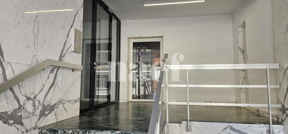 null rooms Office & Commercial for rent in Lausanne - image 1/2