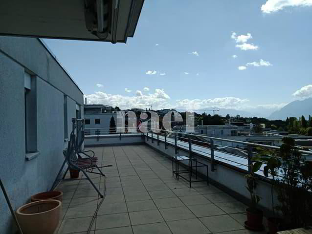 4.5 rooms Apartment for rent in Lausanne - image 1/12