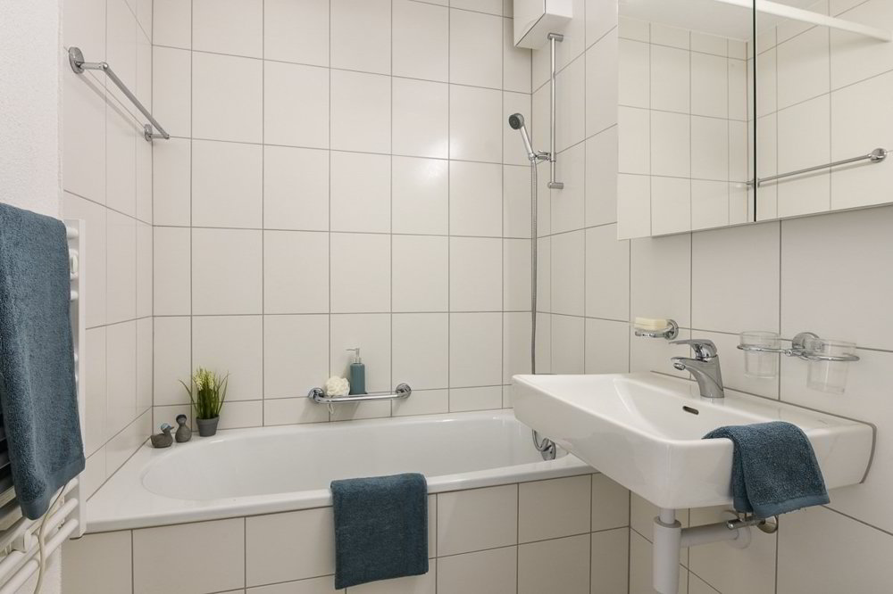 5 rooms Apartment for rent in St. Gallen - image 1/3