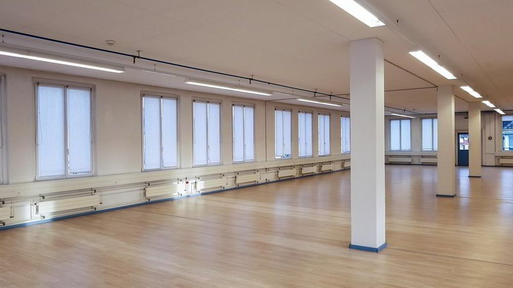 1 rooms Office & Commercial for rent in Strengelbach - image 1/8