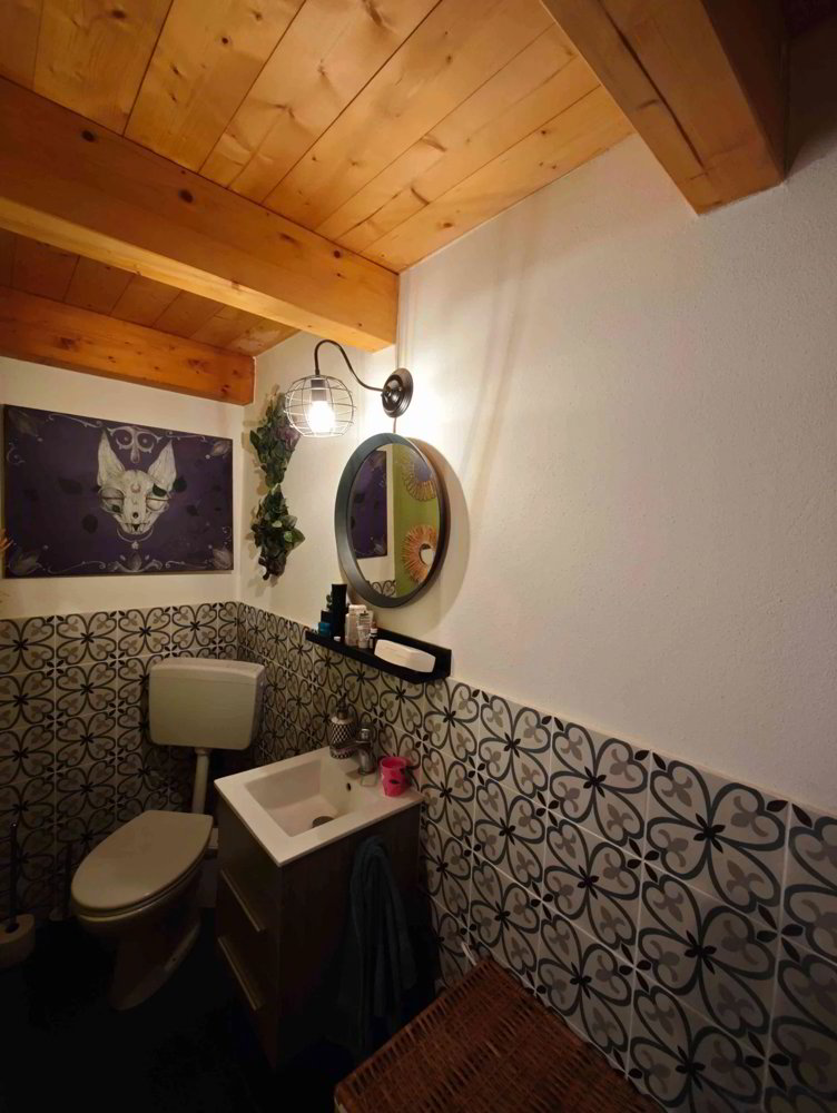 9 rooms House to buy in Melano - image 1/11