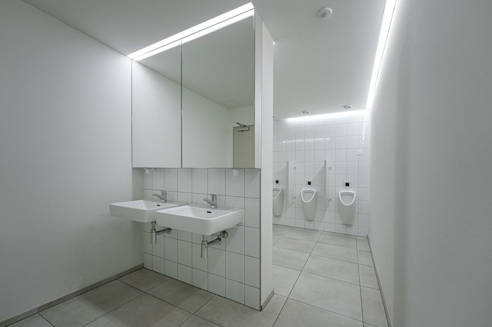 null rooms Office & Commercial for rent in Bern - image 1/8