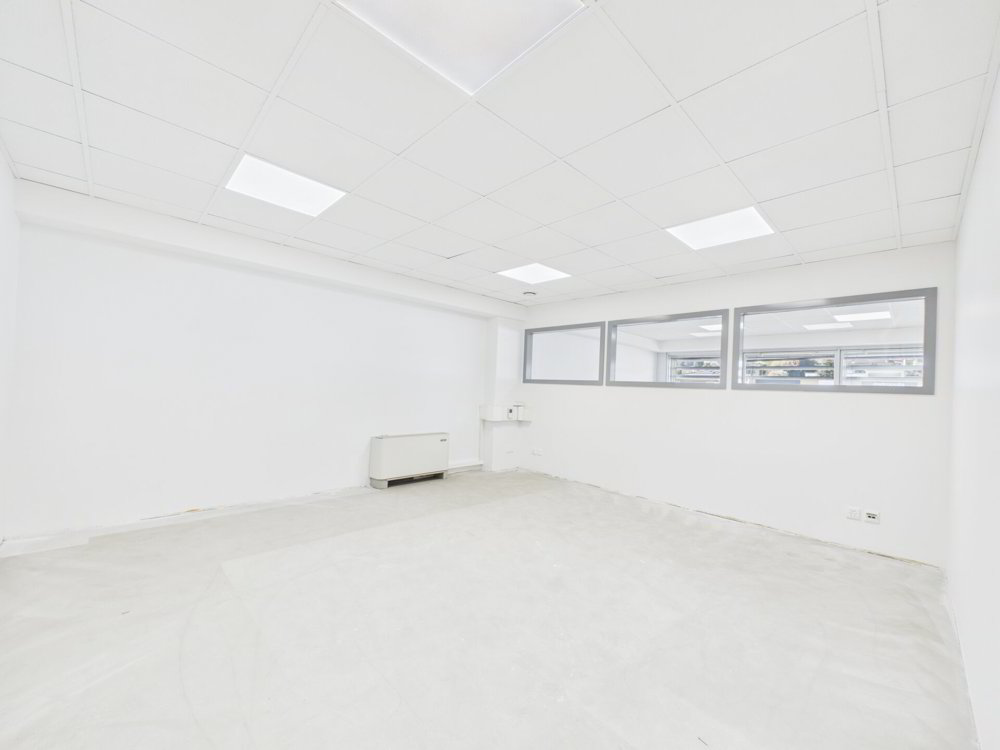 null rooms Office & Commercial for rent in Manno - image 1/7