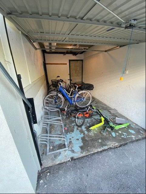 null Zimmer Parkplatz, Garage zu vermieten in Meyrin - Bild 1/2