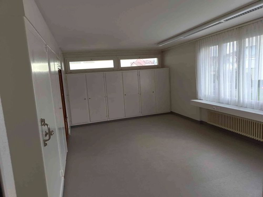 Bürofläche mit grossem Tresorraum & Panzertür – maximale Sicherheit - Ansicht 4