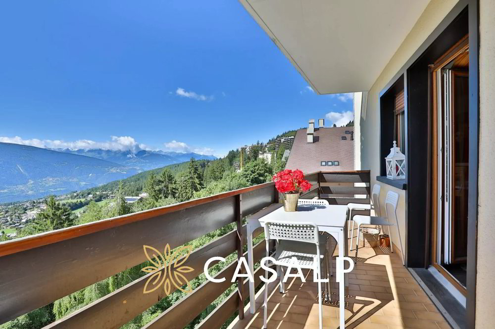 3 rooms Apartment to buy in Crans-Montana - image 1/13