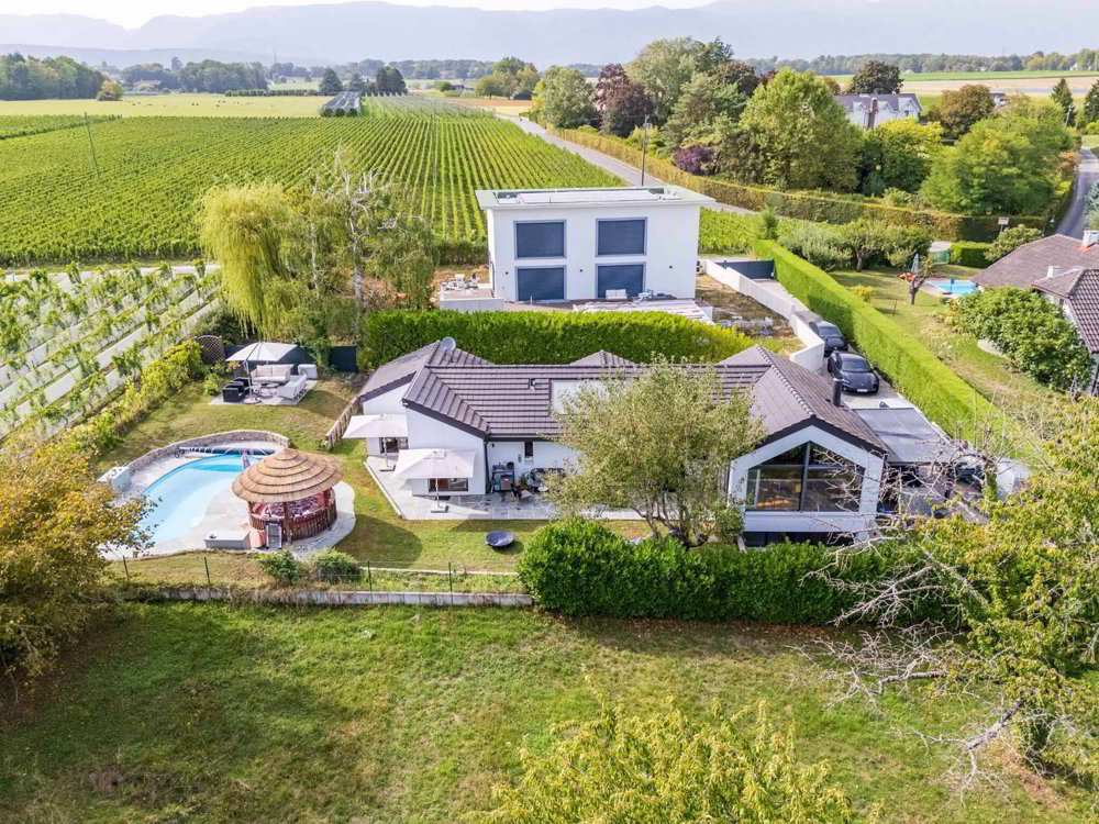 5 rooms House to buy in Founex - image 1/12