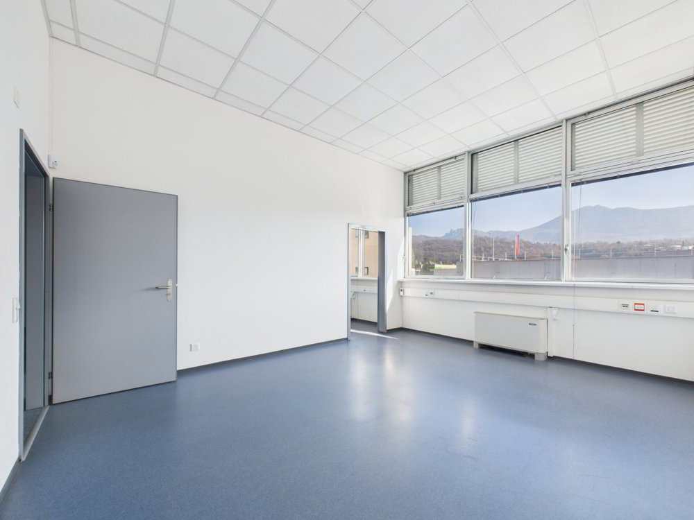 Nuova imperdibile offerta! Ufficio al primo piano di 205 m² con servizi privati - Mehr