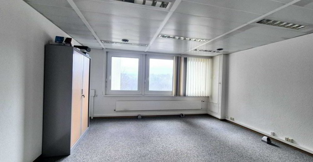 null rooms Office & Commercial for rent in Freiburg - image 1/4