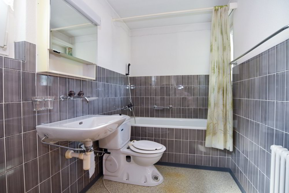 8 rooms House to buy in Gränichen - image 1/13