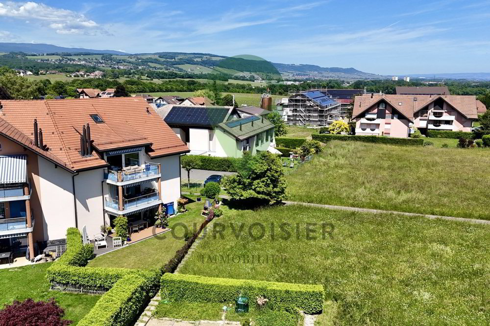 5 rooms Apartment to buy in Duillier - image 1/11