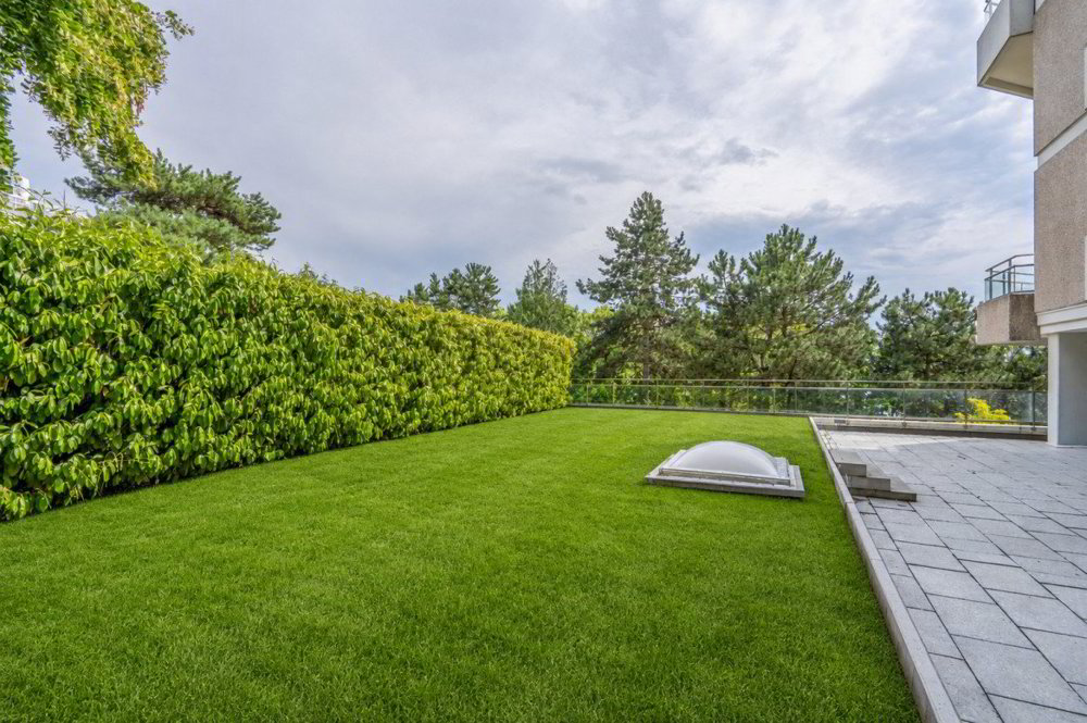 4 rooms Apartment to buy in Lausanne - image 1/13
