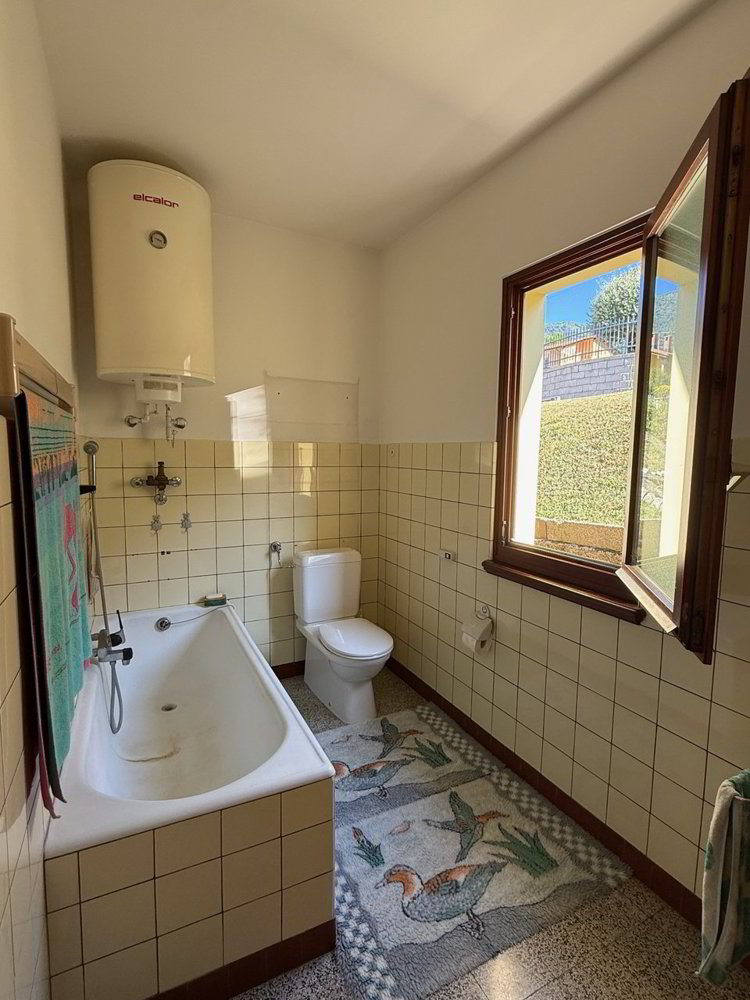 Maison 4 pièces à acheter à Caneggio - image 1/9