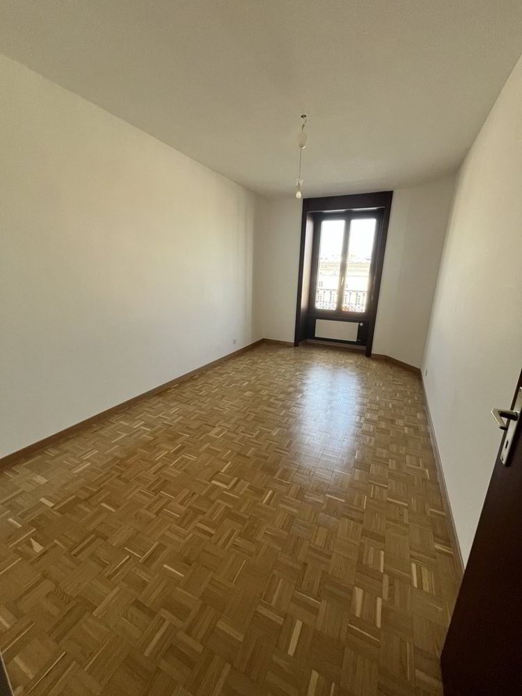 4 rooms Apartment for rent in Genève - image 1/7