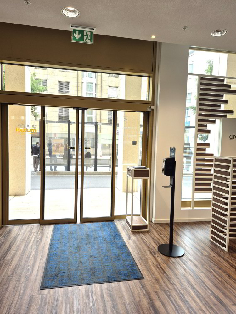 null rooms Office & Commercial for rent in Morges - image 1/5