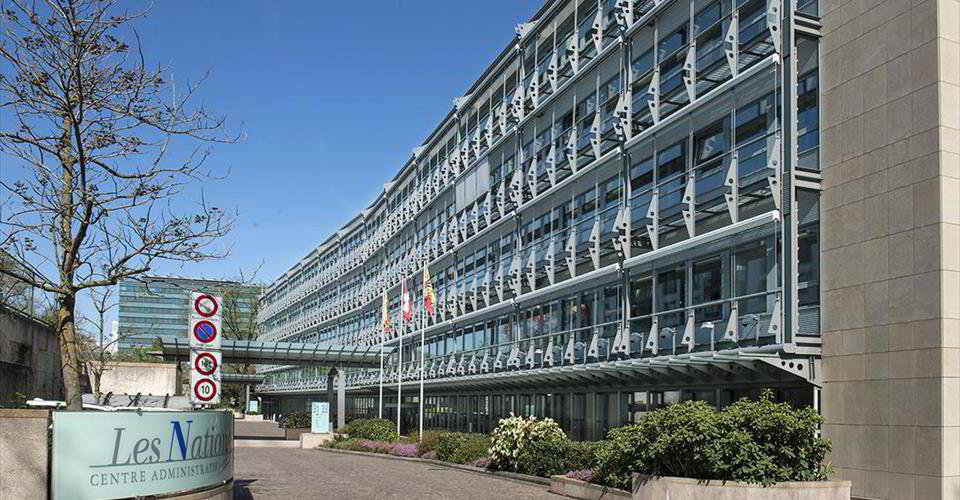 null rooms Office & Commercial for rent in Ginevra - image 1/11